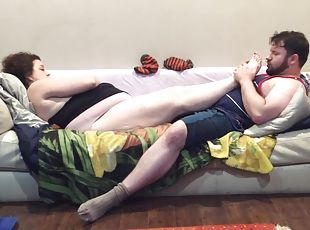 Mom and Boy Amateur Foot Worship! 40yo BBW Mature