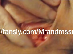 hot milf masturbates her wet pussy close up