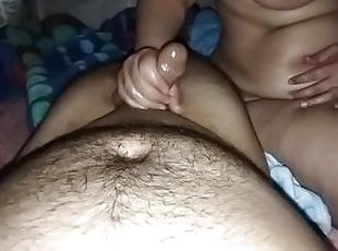 masturbation femme Arabie enceinte avec son mari beaucoup de sperme handjob