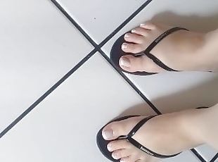 tici feet @tici_feet tici_feet wearing havaianas with french toenails