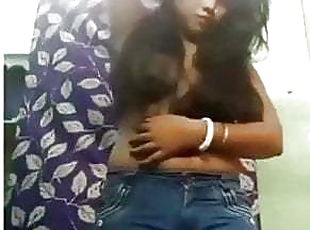 Indian girl showing her sexy boobs