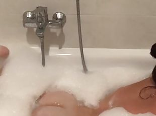 Take a bath with me, my big curvy ass and my big boobs