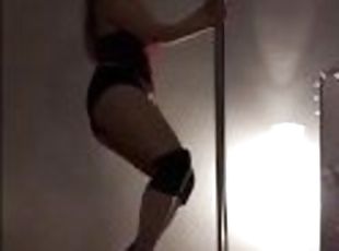 Heelsova's first practice to become an erotic pole dancer