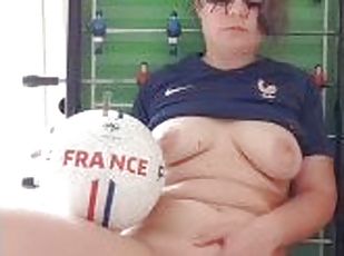 Joi Allez la FRANCE ! FAUCETTES, tu me BAISE et m'ENCULE pendant que je léche la CHATTE de ta femme