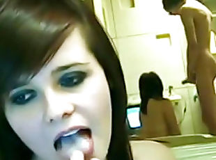 Amateur girlfriend swallows cum on webcam transmition