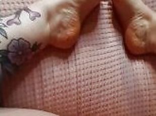 Imagine your dick between my wrinkly soles