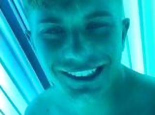 H on sunbed