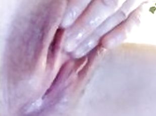 Clitoris, Imens (Huge), Orgasm, Pasarica, Tasnit, Lesbiana, Pov, Simpatica, Solo, Rasa