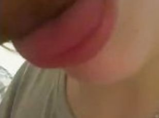 Nympho Slut Doing The Best Oral Close up